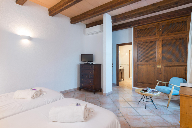 Bedroom 3, New Can Furios Hotel By Can Calco Hotels, Baleares
