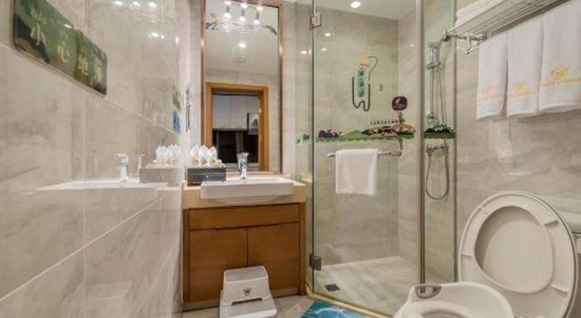 Bathroom 4, Oak Chateau, Dalian