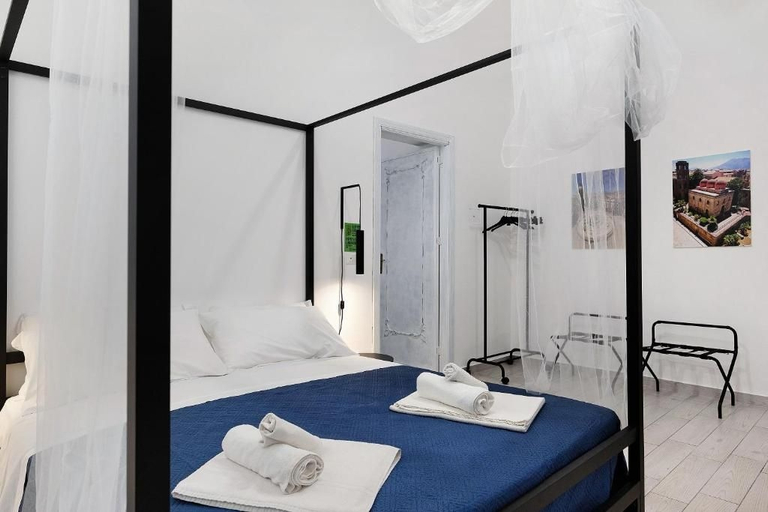 Room 5, Myla's rooms, Palermo