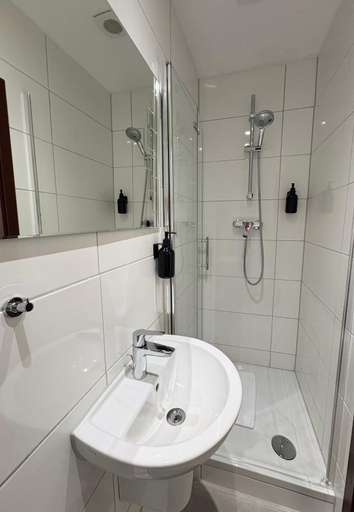 Bathroom 3, Rabes Hotel Kiel, Kiel