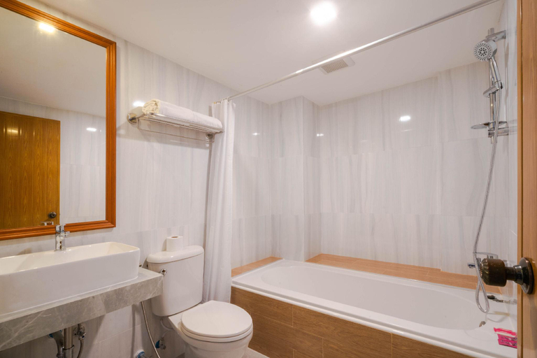 Bathroom 5, Shangwell Mansions Pattaya, Pattaya