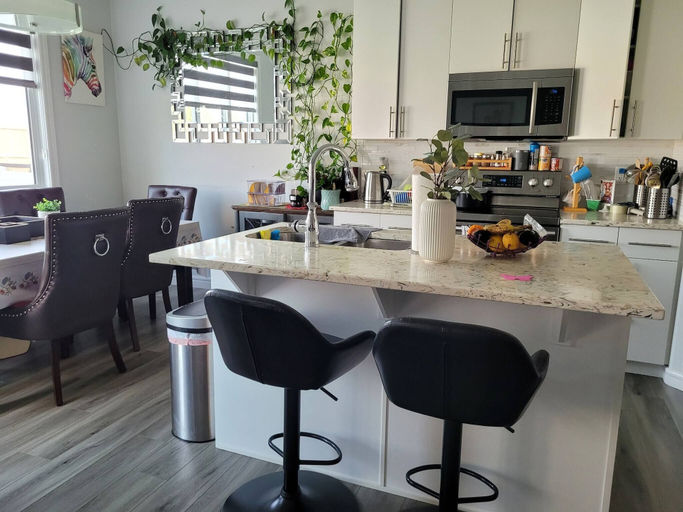 Interior 2, Room-charming Home in North Edmonton, Division No. 11
