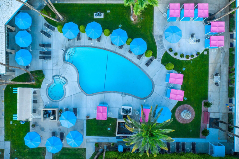 Sport & Beauty 1, Inndulge Iconic Gay Men S Resort, Riverside