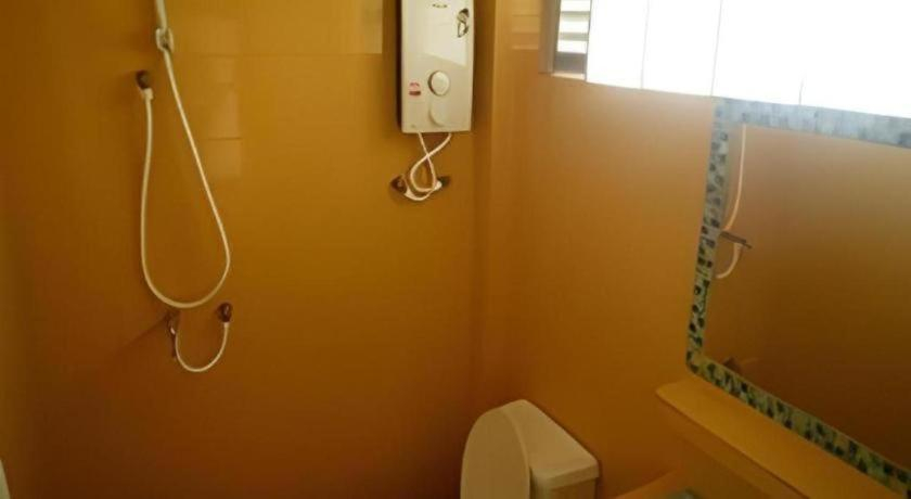 Bathroom 3, Mekwilai Hotel, Muang Tak