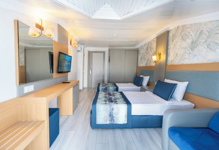 Bedroom 3, Armas Gul Beach Hotel All Inclusive, Kemer