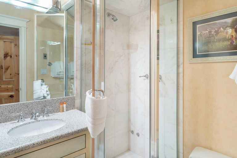 Bathroom 4, Hruza Hideout By Avantstay Quiet Apartment In Tell, San Miguel