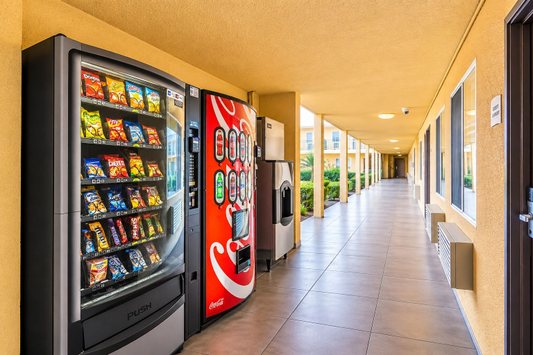 Food & Drinks 4, Quality Inn & Suites near Downtown Bakersfield, Kern