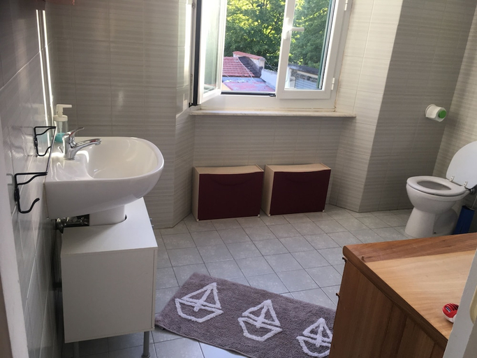Bathroom 5, La Magnolia, Livorno
