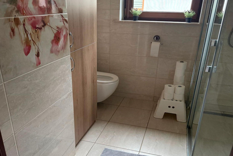 Bathroom 5, Large Holiday Home With Private Garden, Słupsk