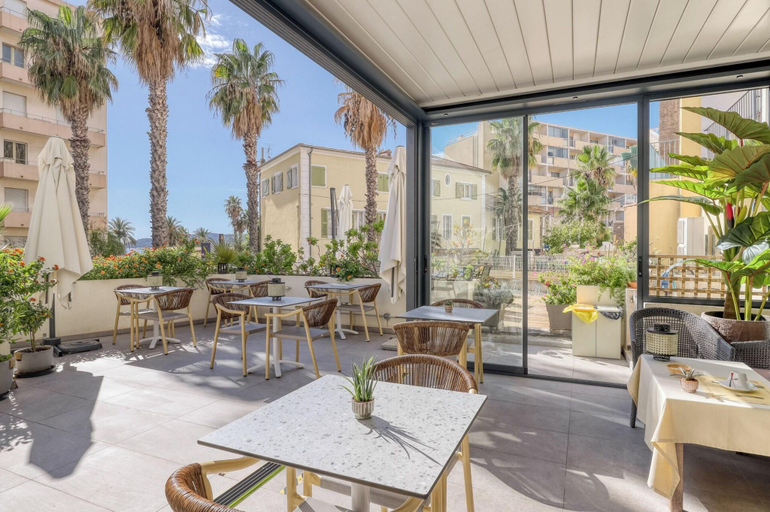 Exterior & Views 2, Anglade Hotel, Var