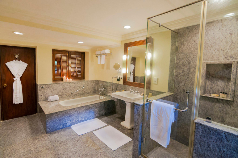 Bathroom 5, The Maharaja’s Lodge, Ranthambore (A Taj InnerCircle Hotel), Sawai Madhopur