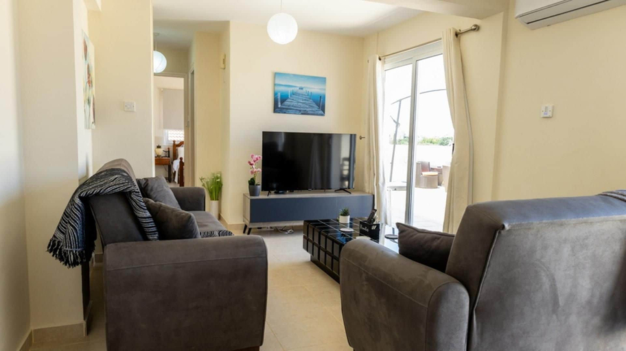 Living area 2, Penthouse Apartment Sleeps 4 - Sea Views, Pool
