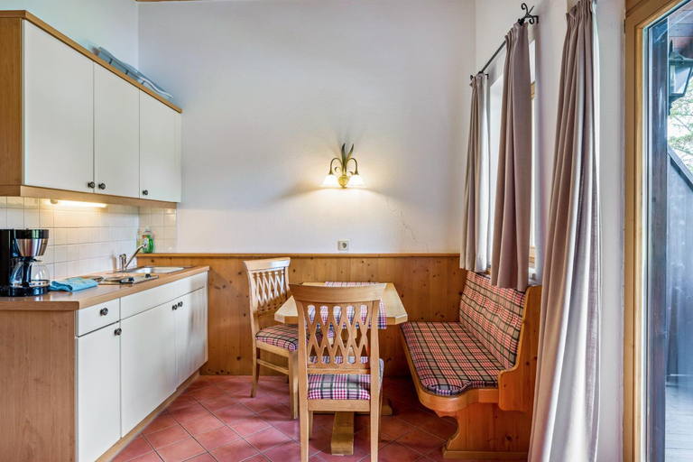 Others 5, Gastehaus Tanneck mit Hallenbad, Traunstein