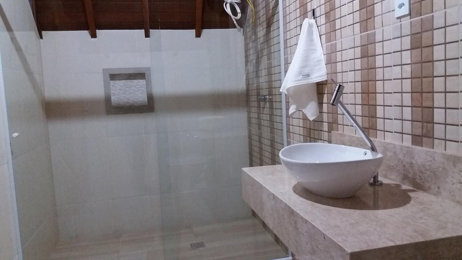 Bathroom 4, Pousada Vista do ParaÃ­so, Camanducaia