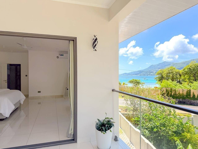 Terrace/patio, Cove Holiday Apartments