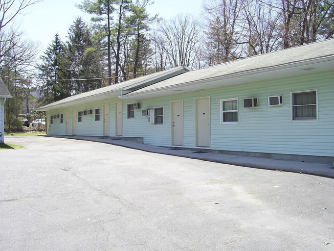 Exterior & Views 2, Cedar Grove Motel, Blair
