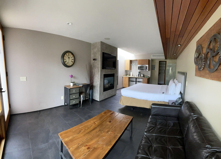 Bedroom, 14 West, Orange