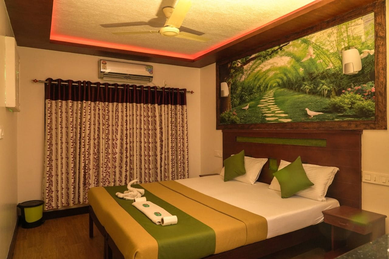 Bedroom 5, Royal Houseboats, Alappuzha