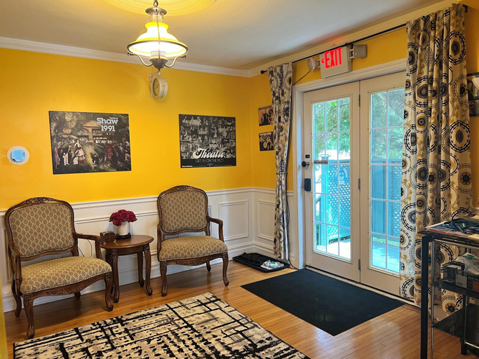 Public Area 2, Cozy Inn, Niagara