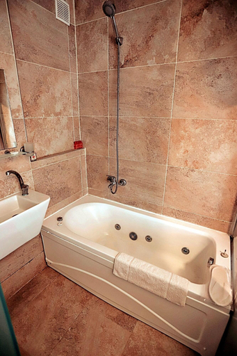 Bathroom 5, Godence Hotel Restoran, Güzelbahçe