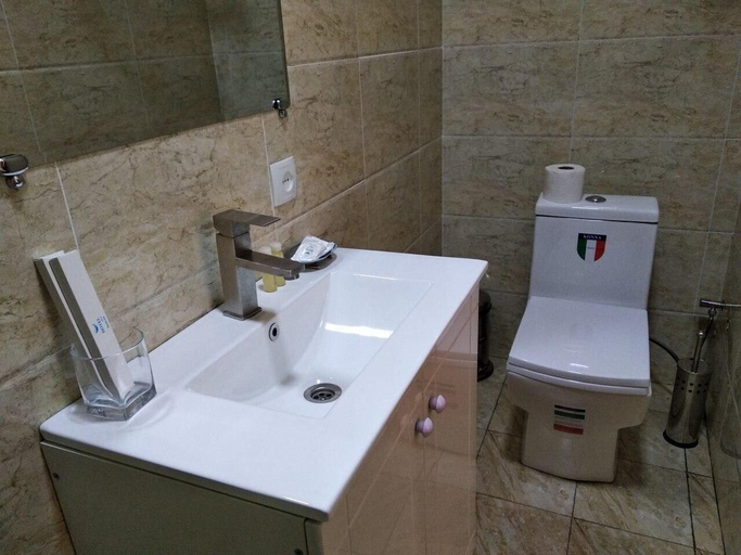 Bathroom 4, Chinor Garden Hotel, Qibray