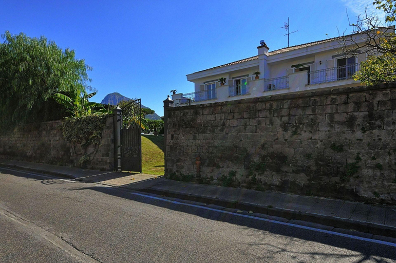 Exterior & Views 1, Villa Orlando, Napoli