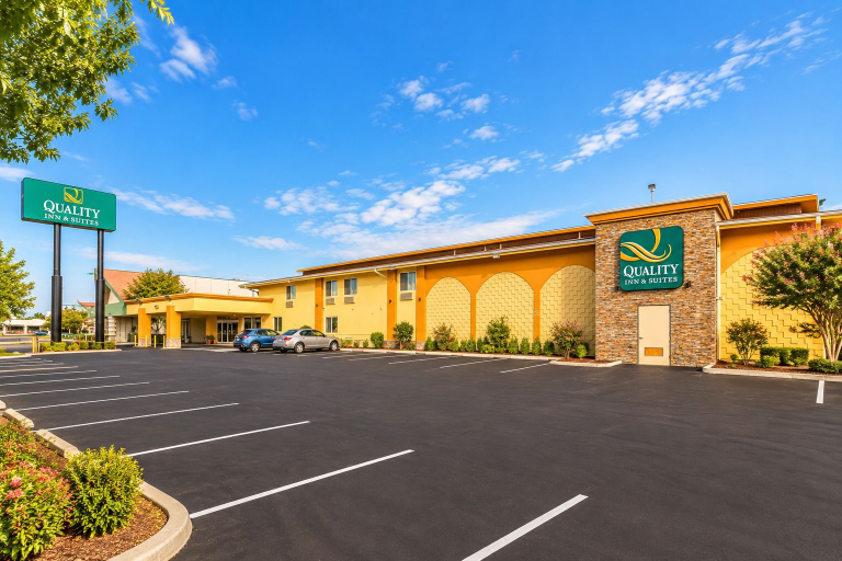 Exterior & Views 2, Quality Inn & Suites near Downtown Bakersfield, Kern