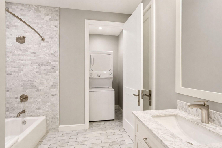 Bathroom 3, Roami At Factors Row, Orleans