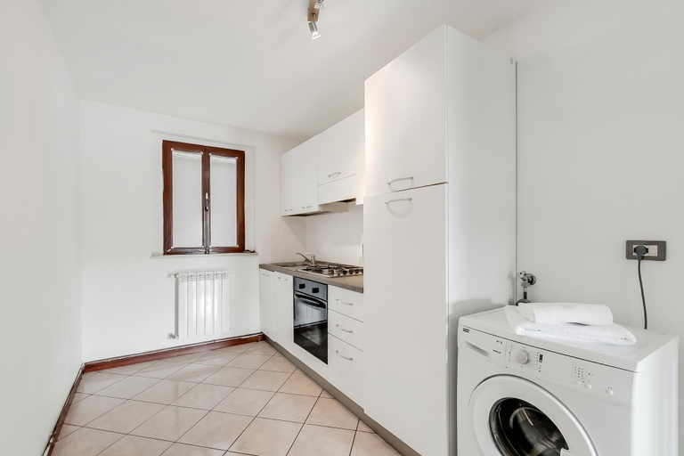 Laundry 3, Juliette House: Shared Pool & Relax, Brescia