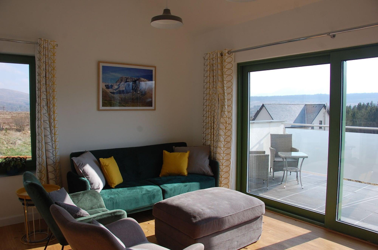 Public Area, Glas Beag, Highland
