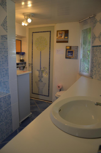 Bathroom 4, Jardin De Marceau, Gironde