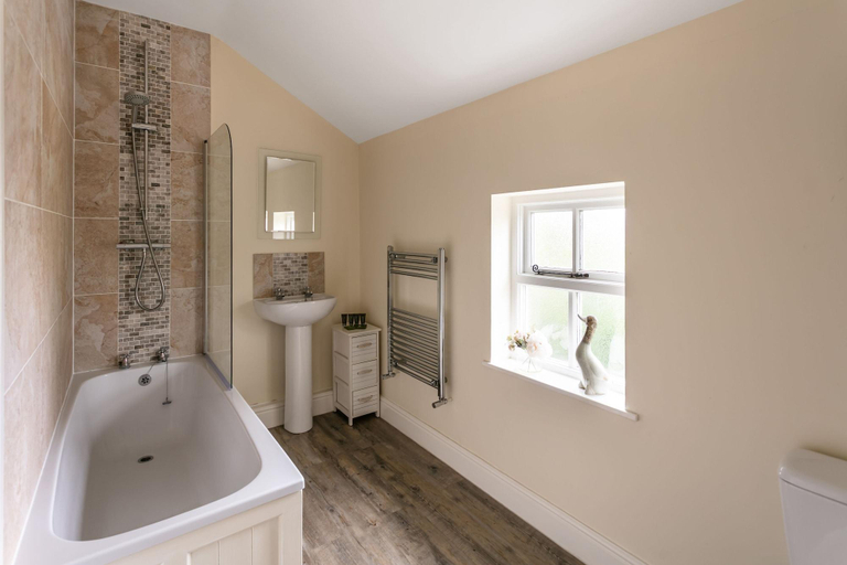 Bathroom 4, Maggie Puddle Cottage, Cumbria