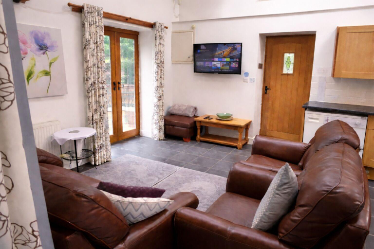 Bedroom 3, Romeo Cottage, Warwickshire
