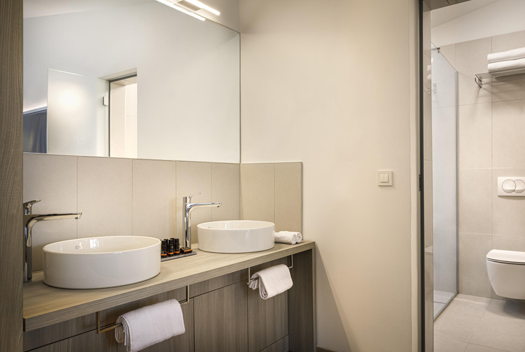 Bathroom 5, Valamar Carolina Hotel, Lopar/Supetarska Draga