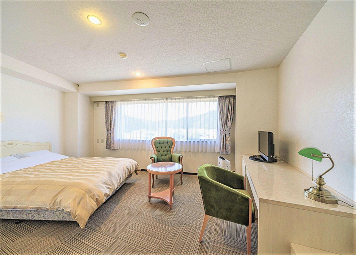 Bedroom 2, Hotel Marseille, Shimoda