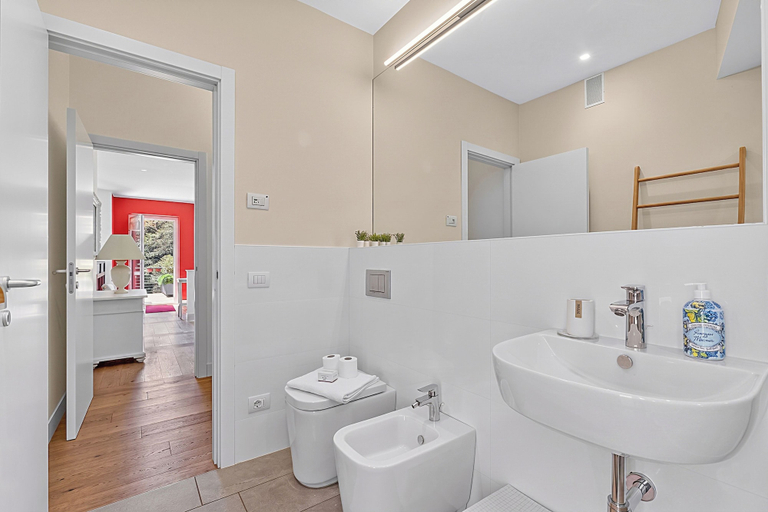 Bathroom 2, Villa Alessia - 4 bed Villa With Lake Maggiore View, Verbano-Cusio-Ossola