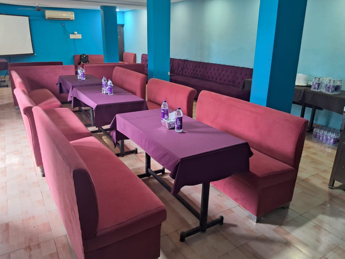 Food & Drinks, HOTEL SARIKA, Thane