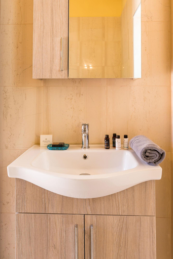 Bathroom 5, Moraitis Mansion, Ionian Islands