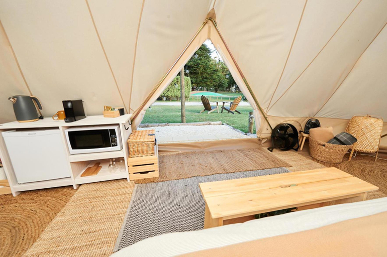 Bedroom 3, Pine Country Caravan Park, Grant