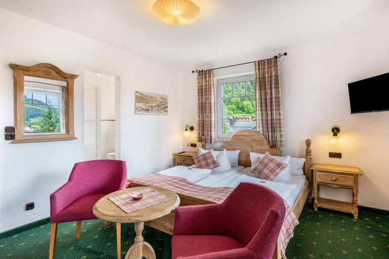 Others 4, Gastehaus Tanneck mit Hallenbad, Traunstein
