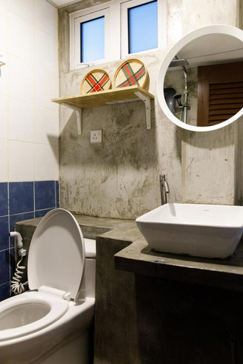 Bathroom 4, Kuree Hut, Semporna