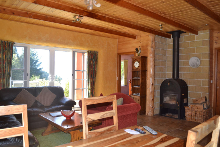 Others 4, Whispering Spirit Holiday Cottages, Huon Valley