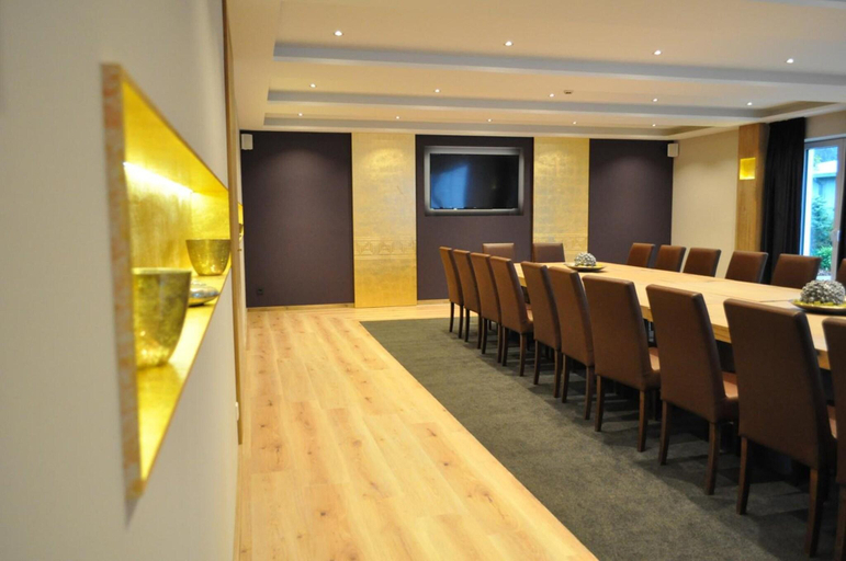 Others 4, Parkhotel Ortkemper, Soest