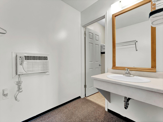 Bathroom, Ranchmen Motel, Division No. 1