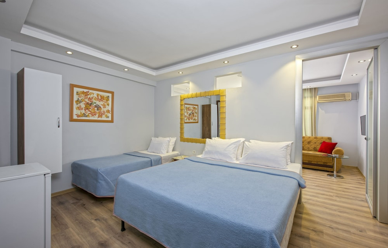 Bedroom 2, Gvar Apart Hotel, Antalya