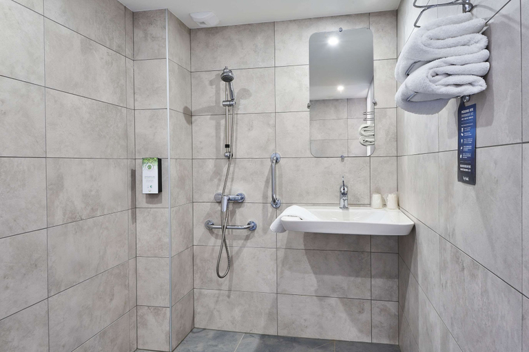 Bathroom, Kyriad Nancy Ouest - Laxou Zenith, Meurthe-et-Moselle