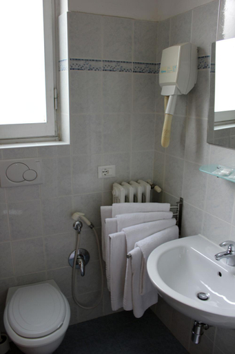 Bathroom 3, Hotel San Lorenzo, Florence