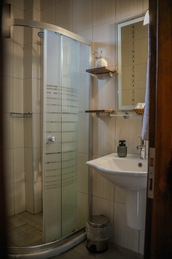Bathroom 5, Loca Hill, Marmaris