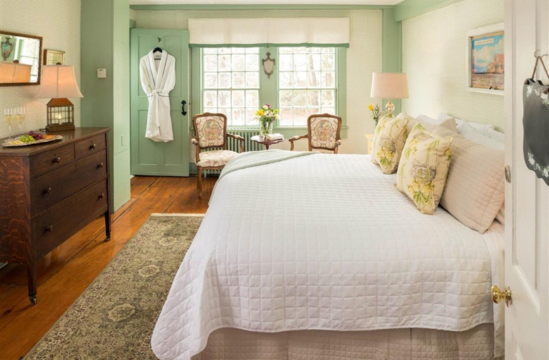 Bedroom, Waldo Emerson Inn, York