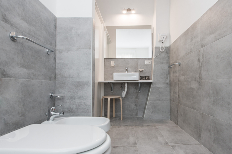 Bathroom 5, Ada Suites, Lecce